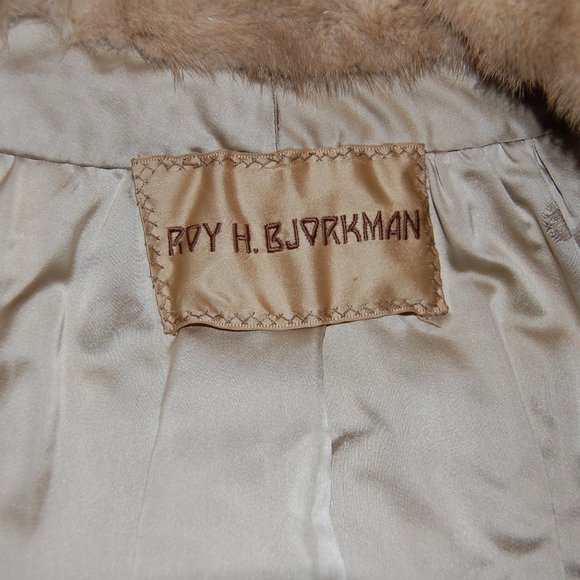 Vintage Roy H Bjorkman Blonde Mink Fur Cape - Picture 7 of 8